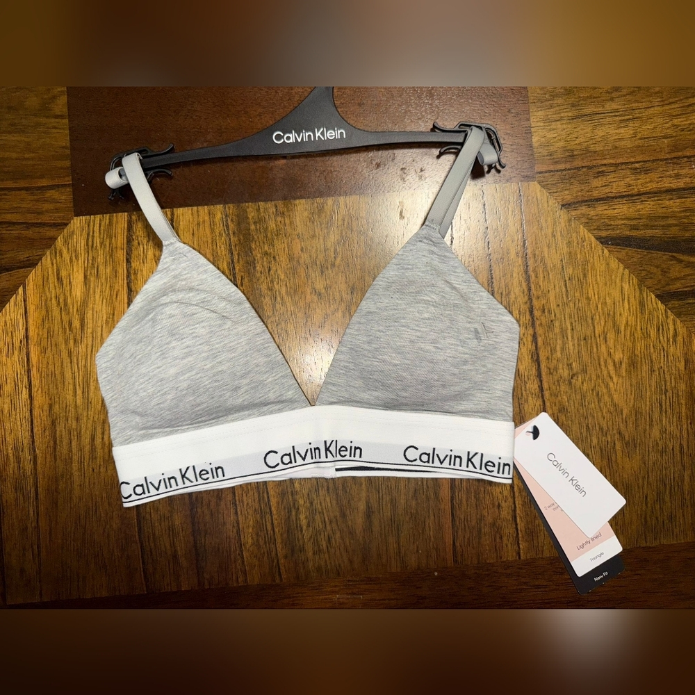 NWT CALVIN KLEIN 2 WAY STRAPS CONVENTIONAL & Cross back SIZE S